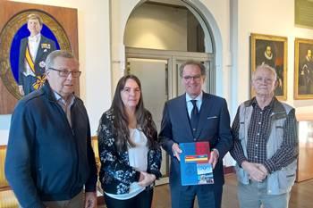 Overhandiging boek Rosmalen 1200 350